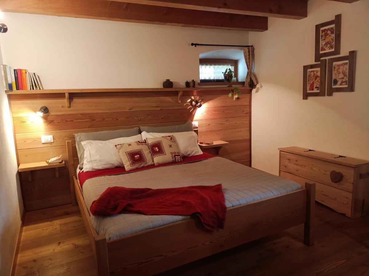 La Fattoria Di Roven Villa Gignod Екстериор снимка