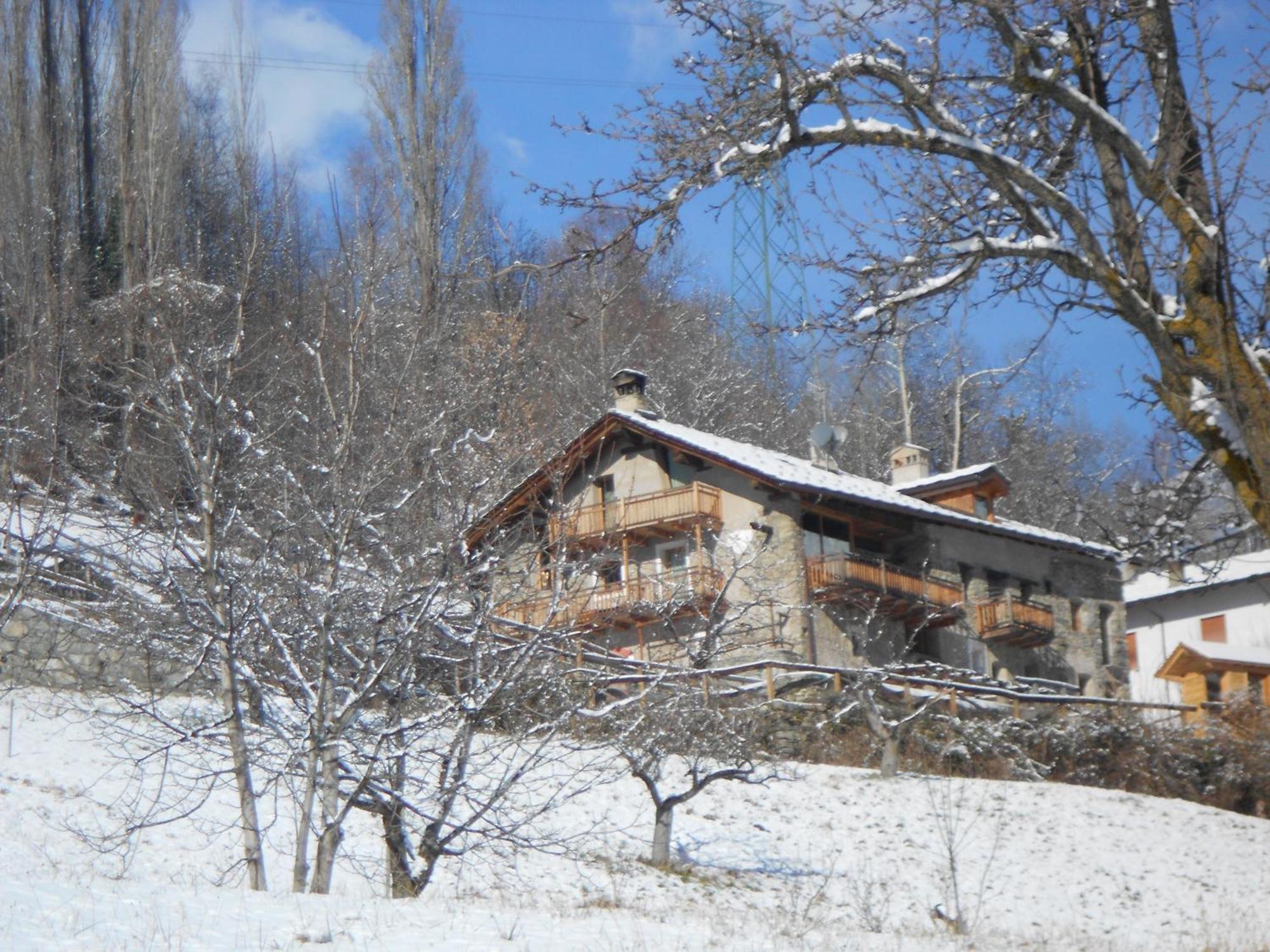 La Fattoria Di Roven Villa Gignod Екстериор снимка